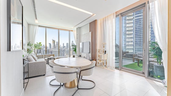 Elegant apartment in Downtown with Burj Khalifa view, picture 1