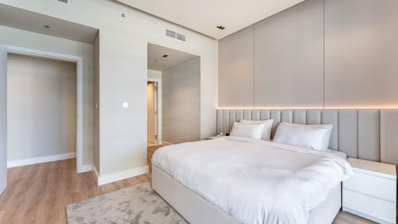 Luxurious upgraded apartment in Dubai Harbour with palm view, picture 6