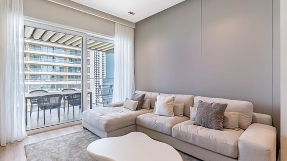 Luxurious upgraded apartment in Dubai Harbour with palm view, picture 2