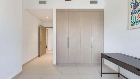 Huge layout apartment in Downtown with Burj Khalifa view, picture 10