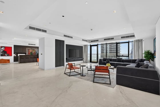A refined 4-bedroom penthouse in RP Heights, Downtown Dubai, picture 2