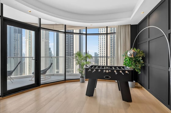 A refined 4-bedroom penthouse in RP Heights, Downtown Dubai, picture 9