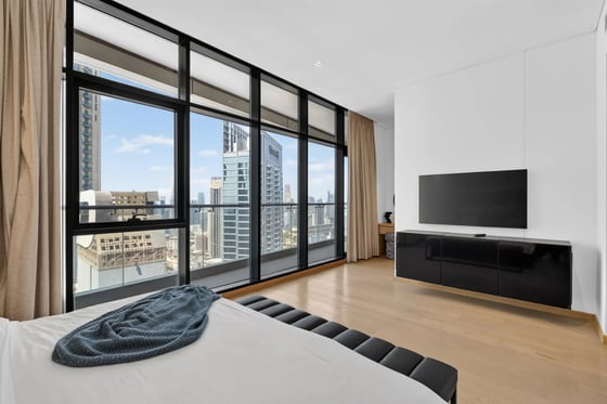 A refined 4-bedroom penthouse in RP Heights, Downtown Dubai, picture 11