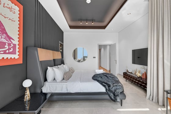 A stunning 5-bedroom triplex at Burj Vista Tower 2, Downtown, picture 4