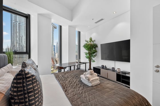 A stunning 5-bedroom triplex at Burj Vista Tower 2, Downtown, picture 11