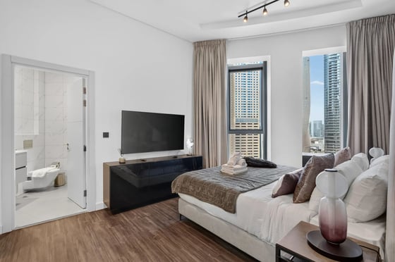 A stunning 5-bedroom triplex at Burj Vista Tower 2, Downtown, picture 10