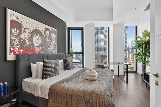 A stunning 5-bedroom triplex at Burj Vista Tower 2, Downtown, picture 12
