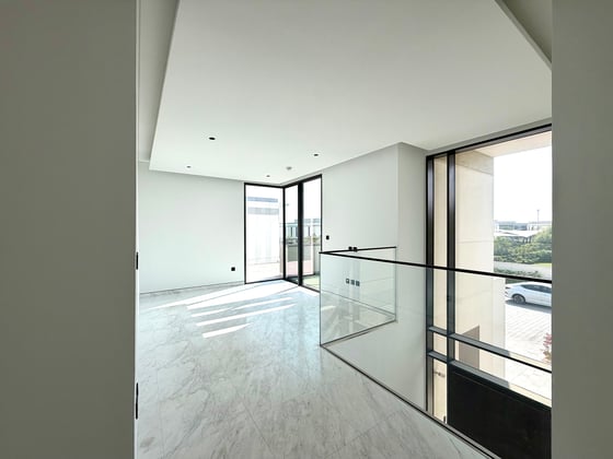 Spacious Layout | Landscaped Garden | Unfurnished, picture 11