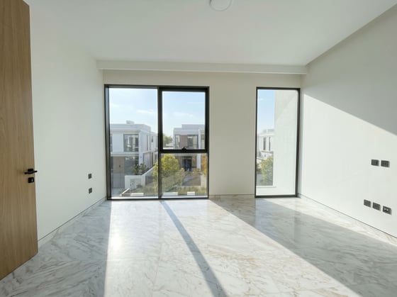 Spacious Layout | Landscaped Garden | Unfurnished, picture 7