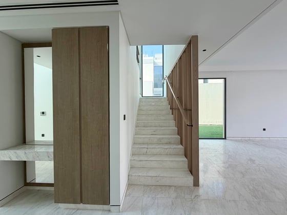 Spacious Layout | Landscaped Garden | Unfurnished, picture 13