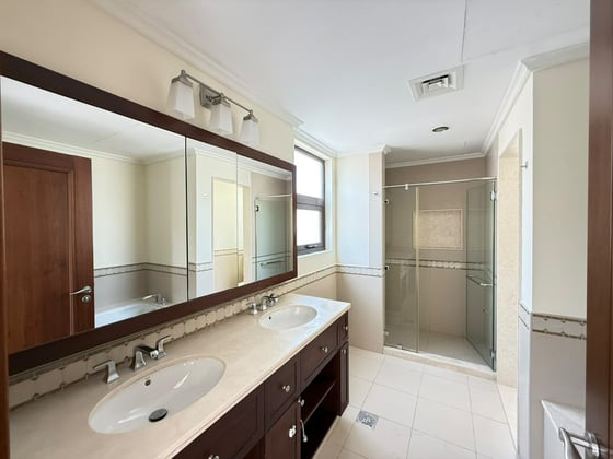 HOT Property| Negotiable| 5Beds |VOT |Close to Park, picture 9