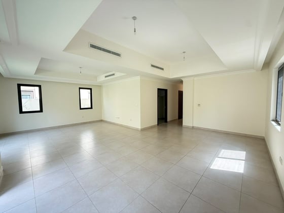HOT Property| Negotiable| 5Beds |VOT |Close to Park, picture 4