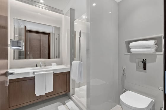 A 3-bedroom apartment in Address Fountain Views 3, Downtown, picture 15