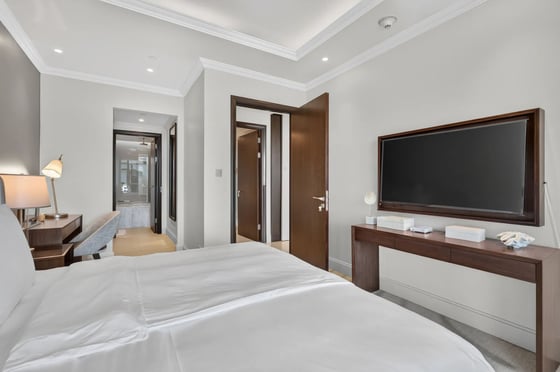 A luminous 3-bed apartment in Address Fountain Views Tower 3, picture 9