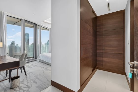 A beautiful 4-bedroom apartment in Address Sky View Tower 2, picture 15