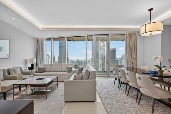 A beautiful 4-bedroom apartment in Address Sky View Tower 2, picture 1