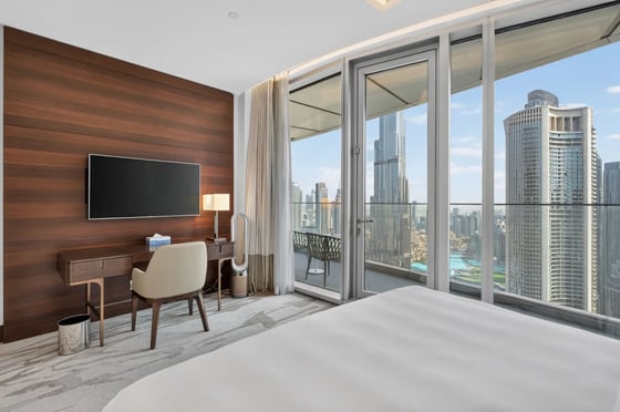 A furnished 4-bed home in Address Sky View Tower 2, Downtown, picture 10