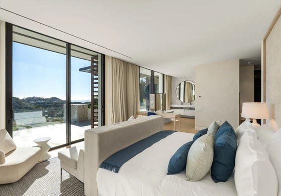 Brand-new contemporary villa with sea views in La Zagaleta, picture 16
