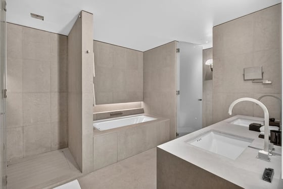Elegant 2-bed apartment in Downtown's Armani Residences, picture 16