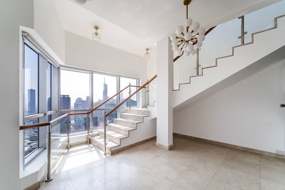 Upgraded Duplex Penthouse | Marina Skyline Views, picture 1