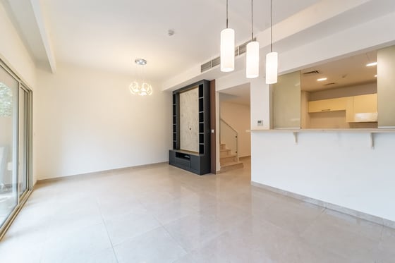 Spacious | Vacant | Golf Community......, picture 3