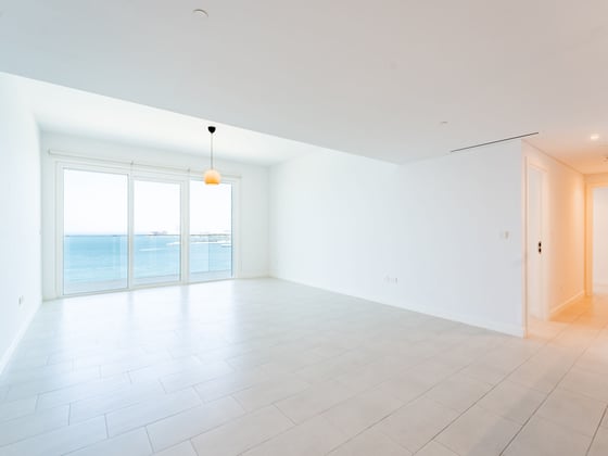 Luxury Beachfront Living | Full Sea Views, picture 4