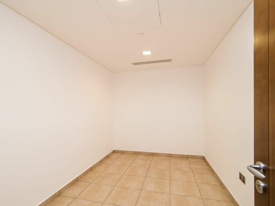 Vacant | Multi-Level Residence | Private Garage, picture 8