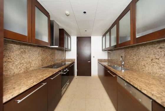 Full Fountain View | Spacious Layout | Vacant, picture 9
