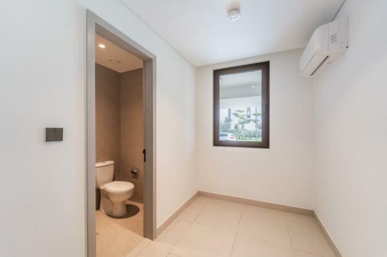 View Today  | Close to Park | Vacant on Transfer, picture 6