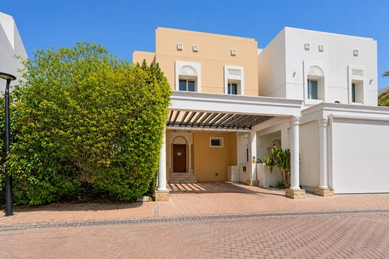 An elegant 4-bed villa in Montgomerie Maisonettes, Emirates, picture 16