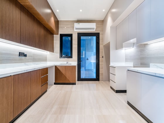 Contemporary Villa with Private Pool and Elevator, picture 7
