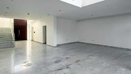 Huge villa in Mohammed Bin Rashid City with private pool, picture 2