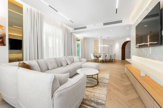 Fully Upgraded | Fully Furnished | Sea View, picture 1