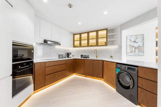Fully Upgraded | Fully Furnished | Sea View, picture 4