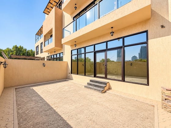 Vacant | Close to Parks and Malls | Very Spacious, picture 2