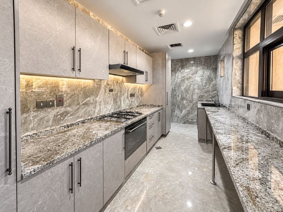 Vacant | Close to Parks and Malls | Very Spacious, picture 3