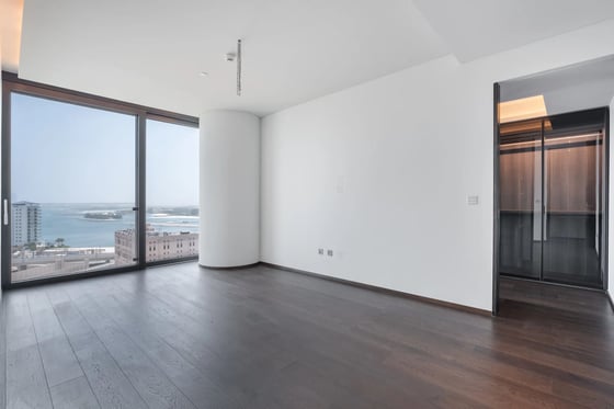 A Marina-facing 3-bed apartment within One at Palm Jumeirah, picture 12