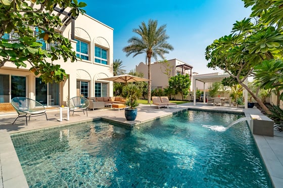 Large Plot | Private Pool | Vacant On Transfer, picture 1
