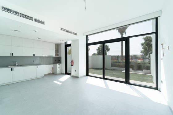 Perfectly Priced | Single Row | Vacant.., picture 2