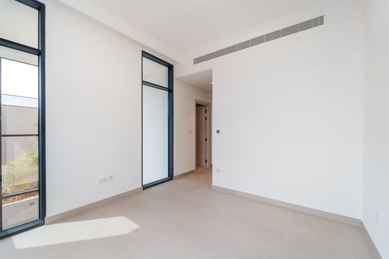 Brand New | Multiple Options | Open for Offers, picture 9