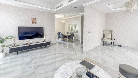 Spacious villa in Dubai Hills Estate with the greenbelt view, picture 3