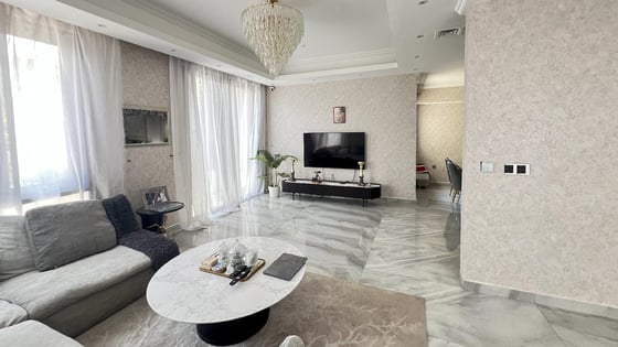 Spacious villa in Dubai Hills Estate with the greenbelt view, picture 2