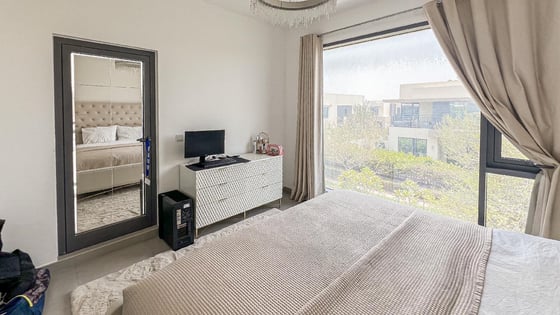 Spacious villa in Dubai Hills Estate with the greenbelt view, picture 11