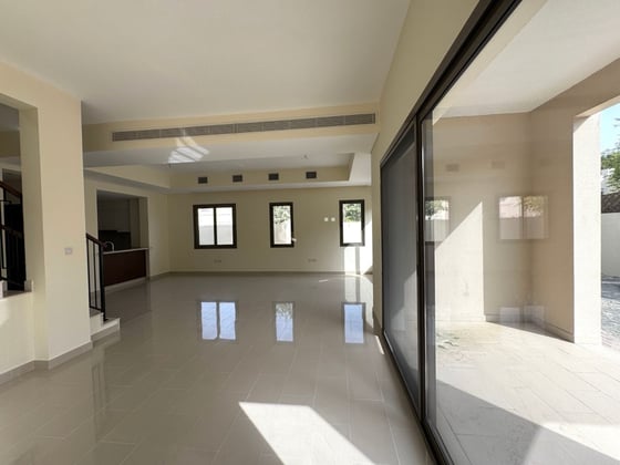Exceptional Family Villa in a Tranquil Community, picture 5