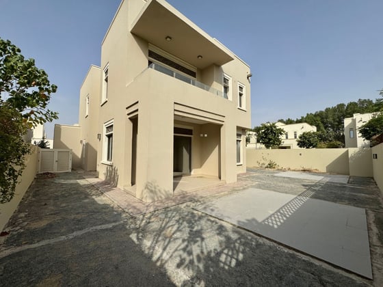 Exceptional Family Villa in a Tranquil Community, picture 2