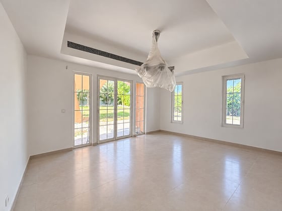 Fully Upgraded | Modern | Private Chilled Pool, picture 2