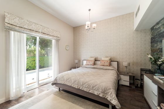 Exclusive Upgraded Villa | Large Plot | Prime Location, picture 14