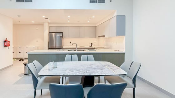 Modern layout apartment in Downtown with boulevard view, picture 3