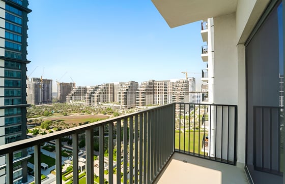 Spacious High-Floor Living with Pool Views, picture 14