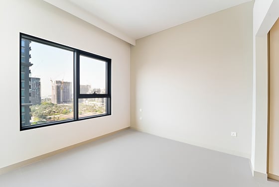 Spacious High-Floor Living with Pool Views, picture 8